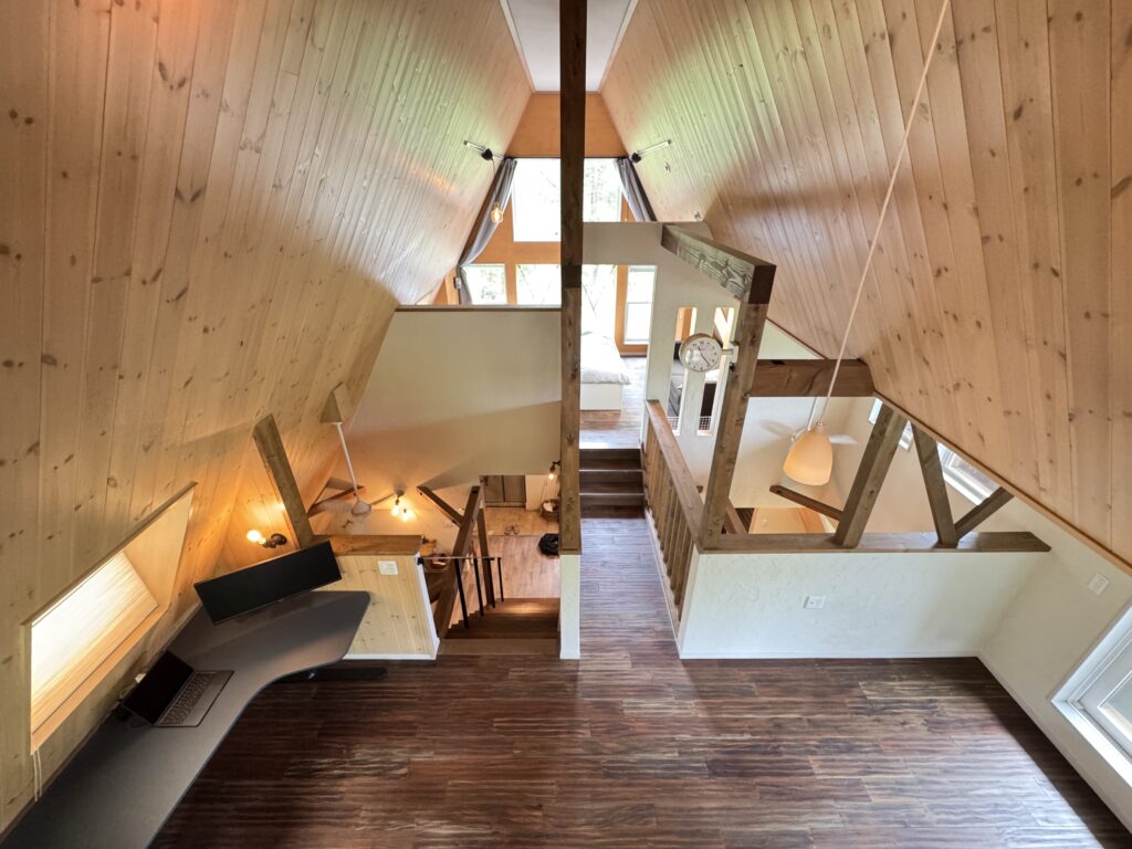 urabandai-base-loft-workspace-monitor-01